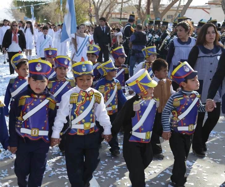 Postales del desfile en homenaje a San Martín
