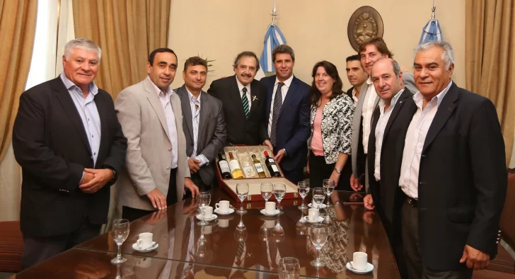 Alfonsín dijo que “es fácil hacerse amigo de Uñac porque es un hombre democrático”