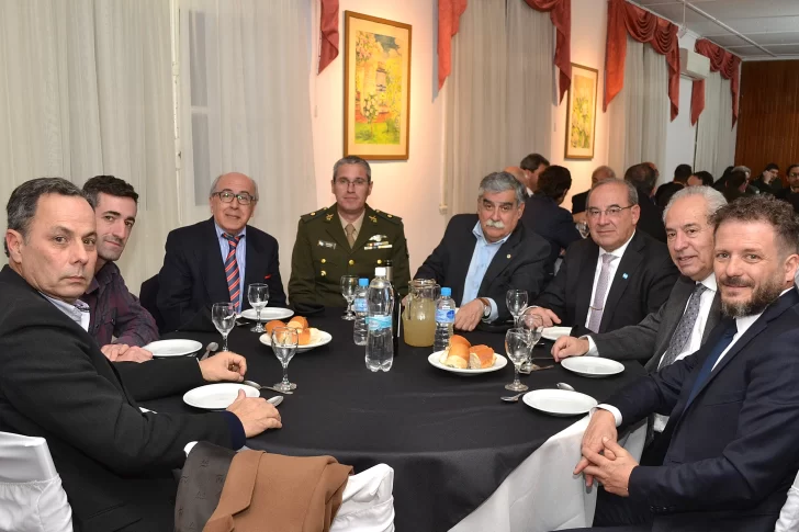 Cena de camaradería de las Fuerzas Armadas