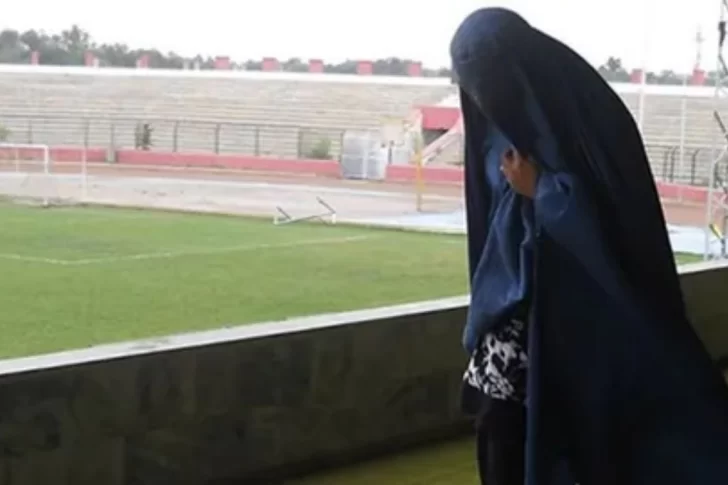 Los talibanes prohibieron a las mujeres afganas realizar deportes: “No es apropiado”