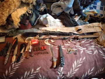 Detienen a un cazador furtivo: le secuestraron armas de fuego, cuchillos y animales Detienen a un cazador furtivo: le secuestraron armas de fuego, cuchillos y animales