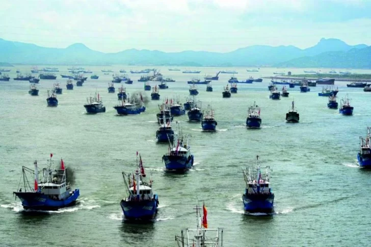 Chile enciende las alarmas por 300 pesqueros chinos próximos a sus costas