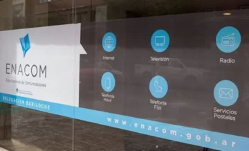 Intiman a Movistar a desbloquear el pase de clientes reclamado por Claro