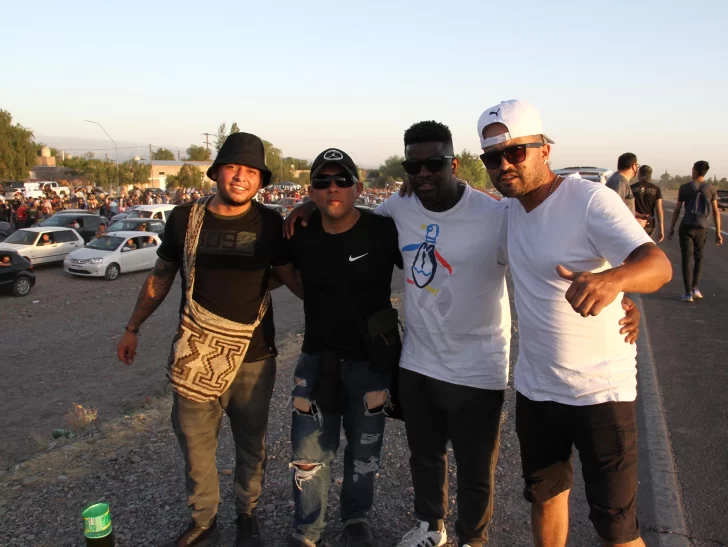 Los 4 amigos que viajaron desde Colombia para comprar entradas en El Villicum Los 4 amigos que viajaron desde Colombia para comprar entradas en El Villicum