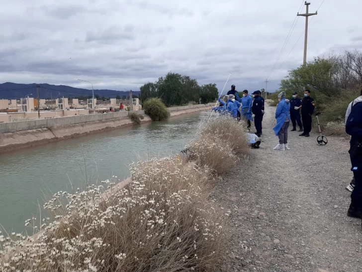 Hallan un hombre muerto flotando en el Canal Céspedes Hallan un hombre muerto flotando en el Canal Céspedes