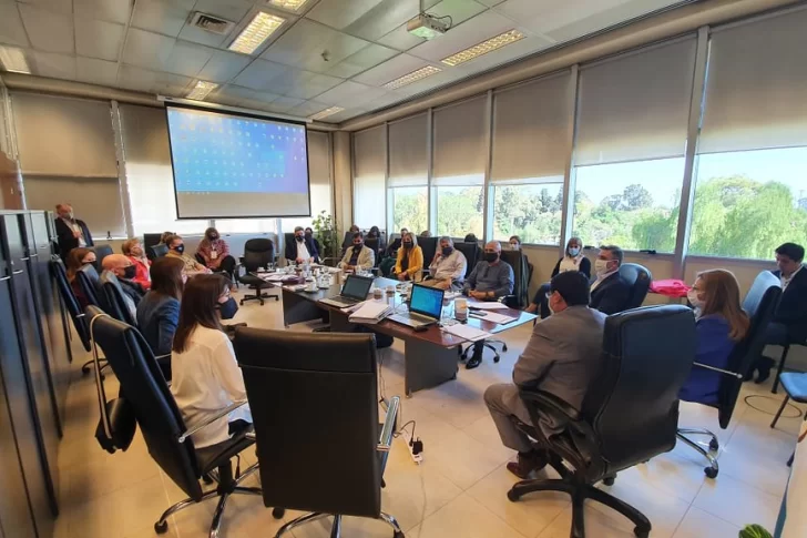 Sin definiciones por la vuelta a clases, gremios pidieron la reapertura de la paritaria