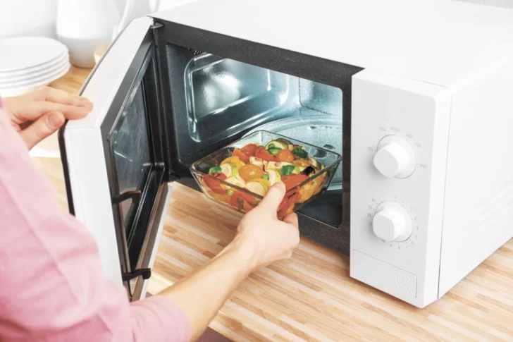 Atención: ¿Sabes qué tan seguro es cocinar en microondas?