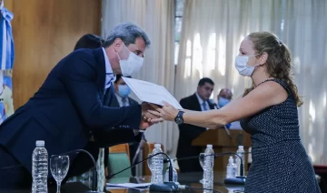 Uñac entregó los premios a la calidad y la innovación de empresas sanjuaninas Uñac entregó los premios a la calidad y la innovación de empresas sanjuaninas