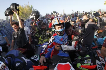 Los amantes de las motos, presentes en la despedida de Zapata