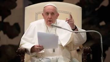 Francisco lamentó que los jóvenes sean quienes “pagan el precio más alto” de las guerras