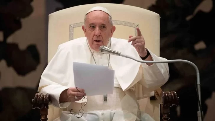 Francisco lamentó que los jóvenes sean quienes “pagan el precio más alto” de las guerras