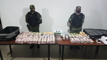 Detuvieron a una pareja con más de 8 millones de pesos que no pudieron justificar Detuvieron a una pareja con más de 8 millones de pesos que no pudieron justificar