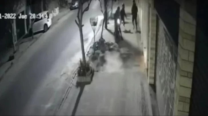 Un joven se defendió a trompadas de dos motochorros y evitó que le robaran Un joven se defendió a trompadas de dos motochorros y evitó que le robaran