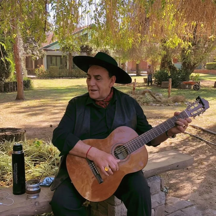 Chaqueño Palavecino: “Tuve que vender un departamento para mantener a mi gente”