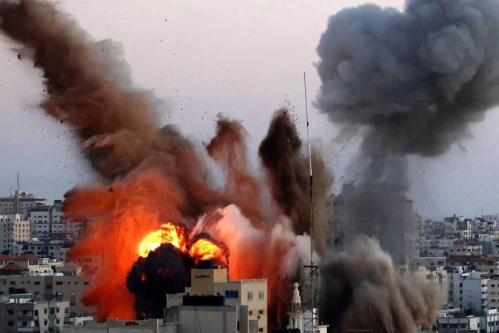Israel redobló sus ataques en Gaza mientras diplomáticos buscan una tregua