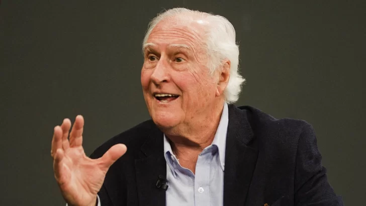 Pino Solanas sigue internado por coronavirus y aseguró que su estado “es delicado y resiste” Pino Solanas sigue internado por coronavirus y aseguró que su estado “es delicado y resiste”