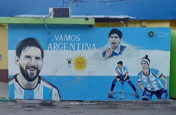 Más argentino, imposible: hicieron un mural con Messi, Maradona, Nicolía y Luchi Agudo Más argentino, imposible: hicieron un mural con Messi, Maradona, Nicolía y Luchi Agudo