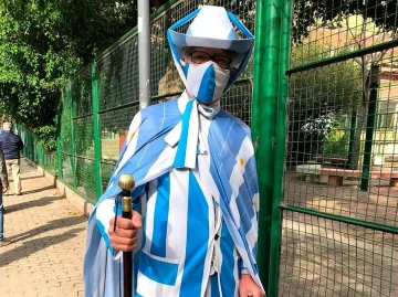 Los disfraces más desopilantes de los que fueron a votar Los disfraces más desopilantes de los que fueron a votar