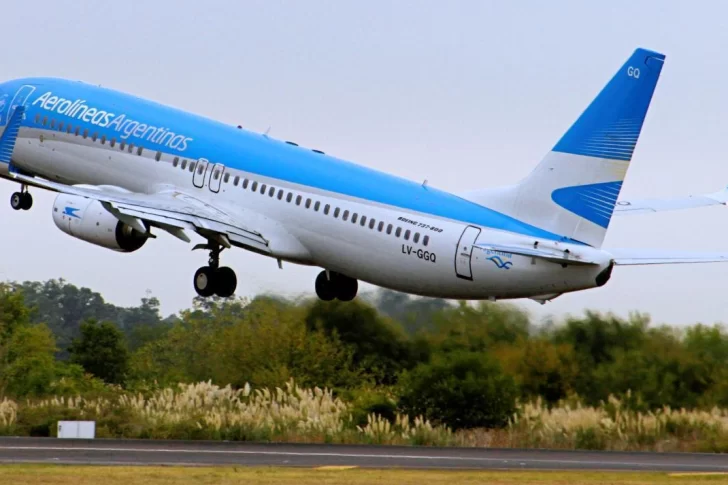 Un nuevo vuelo de Aerolíneas Argentinas partió rumbo a Rusia para traer vacunas