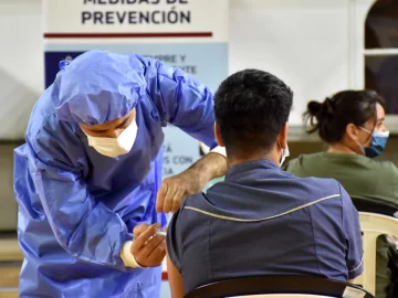 Reportan 4.482 contagios de coronavirus en el país, un 27% menos que la semana pasada Reportan 4.482 contagios de coronavirus en el país, un 27% menos que la semana pasada