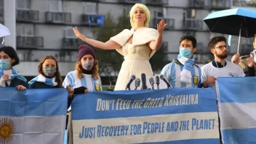 Una activista se vistió de Evita durante la Cumbre Climática en Glasgow Una activista se vistió de Evita durante la Cumbre Climática en Glasgow