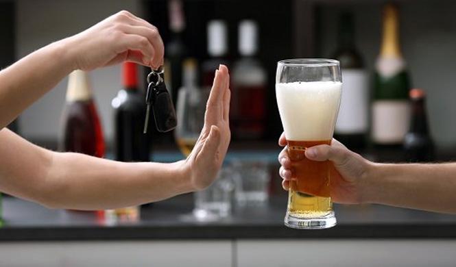 Quieren prohibir la conducción de vehículos tras haber consumido alcohol