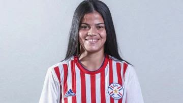 La mejor jugadora de un partido de fútbol femenino recibió de premio un juego de ollas y las redes estallaron