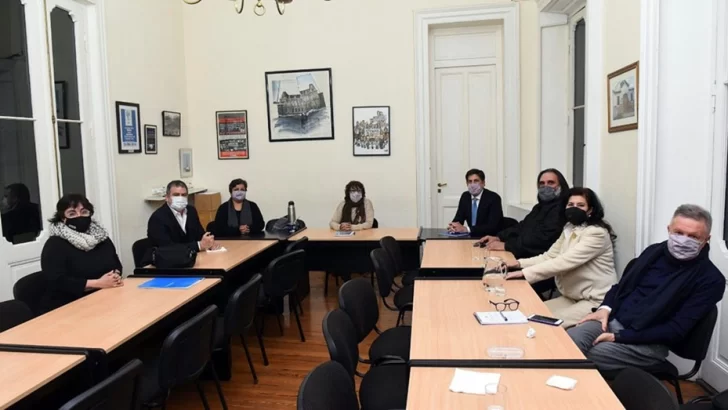 Para CTERA, el aumento a docentes tendría que ser del 45 al 50% Para CTERA, el aumento a docentes tendría que ser del 45 al 50%