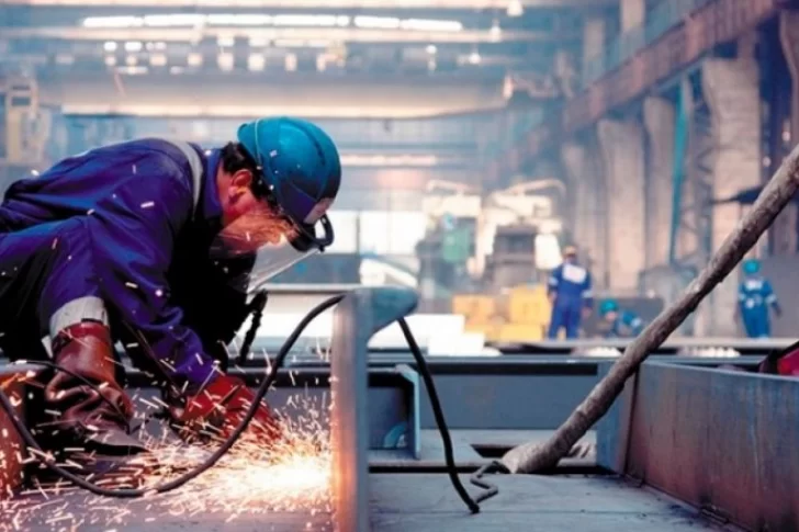 La actividad industrial subió 5,1% durante julio y la construcción 5,2%