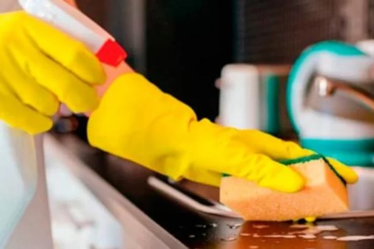 El personal doméstico recibirá un aumento escalonado hasta noviembre: los montos