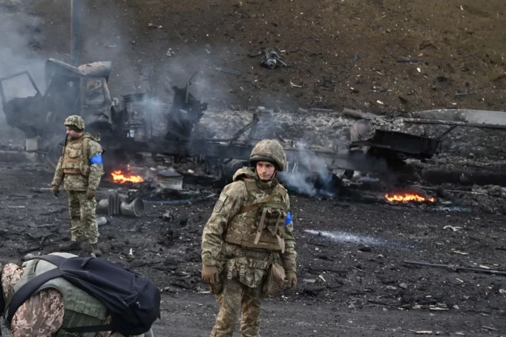 Avanza la ofensiva rusa en Ucrania y Europa prepara más sanciones