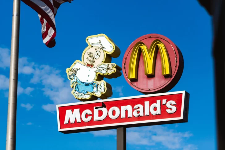 Encontró papas fritas de McDonald’s incrustadas en su baño hace más de 60 años