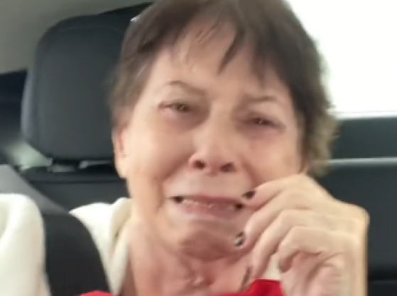 La emoción de una abuela tras cumplir un sueño que tenía desde niña La emoción de una abuela tras cumplir un sueño que tenía desde niña