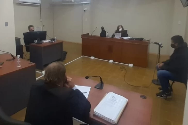 Condenaron a 6 años de prisión al policía que violó a su expareja: “Dale, si vos querés”