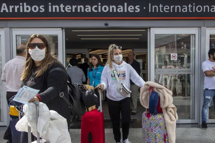 En tres días se fueron 2.367 argentinos de vacaciones al exterior