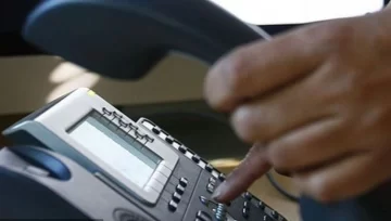 Quisieron hacerle el cuento del tío y un remisero se lo advirtió: una mujer fue detenida Quisieron hacerle el cuento del tío y un remisero se lo advirtió: una mujer fue detenida