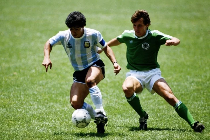 Lothar Matthaus devolvió a Argentina la camiseta que Maradona usó en la final de México ’86