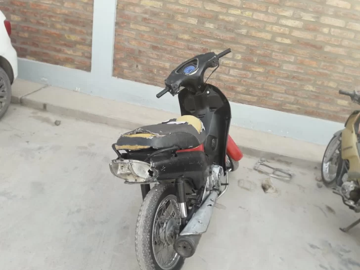 Sorprenden a una pareja en moto con objetos robados: un detenido Sorprenden a una pareja en moto con objetos robados: un detenido