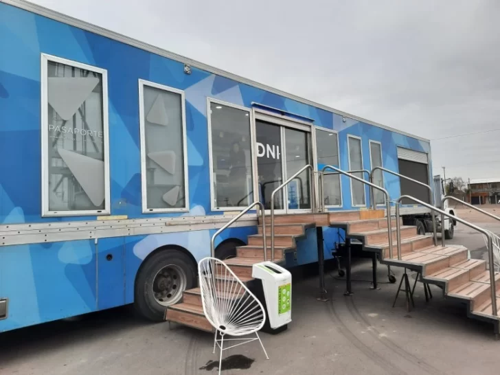 El camión para tramitar DNI y Pasaporte llegó a Calingasta El camión para tramitar DNI y Pasaporte llegó a Calingasta