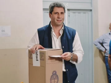 Internas del PJ: Uñac emitió su voto Internas del PJ: Uñac emitió su voto