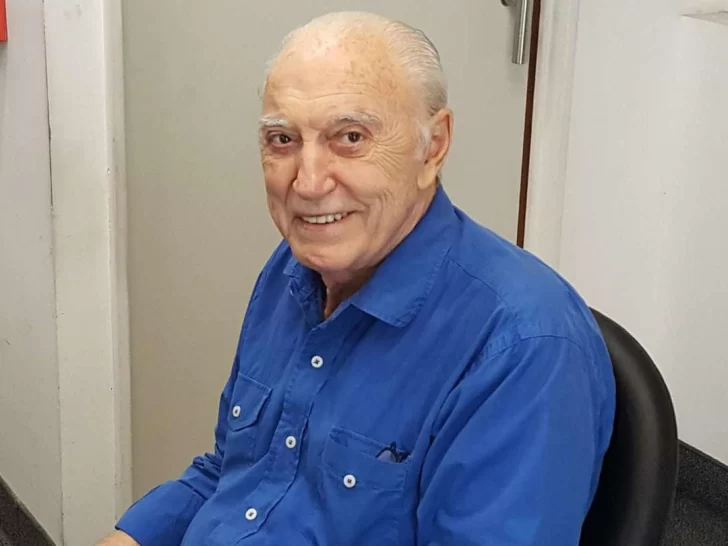 Cacho Fontana se tomó con gracia el rumor de su muerte: “Me tienen para rato” Cacho Fontana se tomó con gracia el rumor de su muerte: “Me tienen para rato”