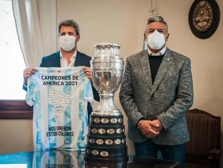 Uñac dio detalles de la charla íntima que tuvo con “Chiqui” Tapia después del pase a la final Uñac dio detalles de la charla íntima que tuvo con “Chiqui” Tapia después del pase a la final