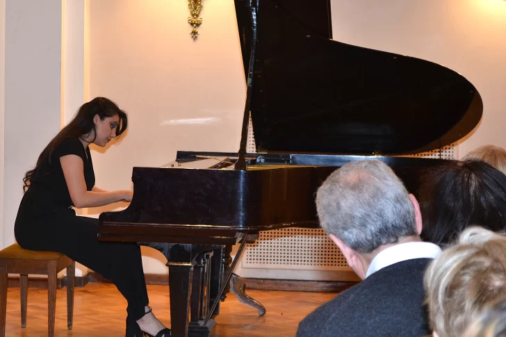 Aún hay largas filas en El Villicum, pero pocas entradas para ver el partido Argentina-Brasil Aún hay largas filas en El Villicum, pero pocas entradas para ver el partido Argentina-Brasil