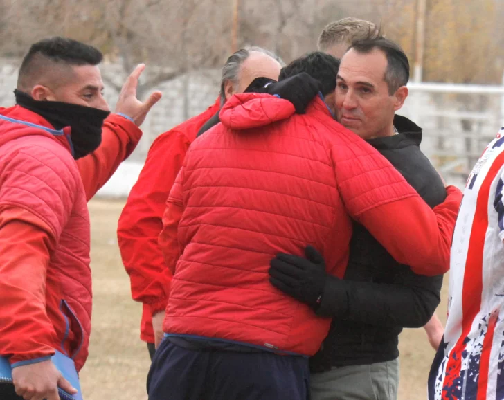 Bove presentó la renuncia en Peñarol pero la dirigencia no se la aceptó Bove presentó la renuncia en Peñarol pero la dirigencia no se la aceptó