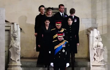 Nietos de reina Isabel II participaron en vigilia y británicos hacen cola de 14 horas para despedirla Nietos de reina Isabel II participaron en vigilia y británicos hacen cola de 14 horas para despedirla