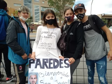 Ella, fan de Paredes; ellos de Messi: la familia del Mogote que sueña con una selfie Ella, fan de Paredes; ellos de Messi: la familia del Mogote que sueña con una selfie