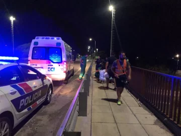 Rugbier sanjuanino salvó la vida de una chica que quería arrojarse de un puente Rugbier sanjuanino salvó la vida de una chica que quería arrojarse de un puente