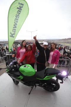 Dos de las motos Kawasaki irán a dos escuelas técnicas de la provincia Dos de las motos Kawasaki irán a dos escuelas técnicas de la provincia