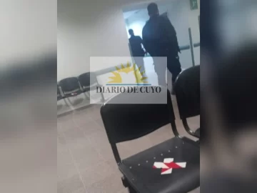Escándalo en el Rawson: apartan a enfermero tras ser acusado de acosar a la madre de un paciente Escándalo en el Rawson: apartan a enfermero tras ser acusado de acosar a la madre de un paciente