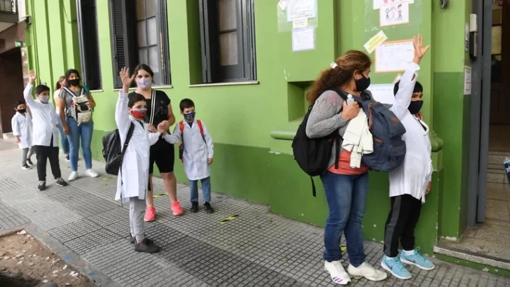En las escuelas de la Ciudad de Buenos Aires no será obligatorio el uso del barbijo En las escuelas de la Ciudad de Buenos Aires no será obligatorio el uso del barbijo